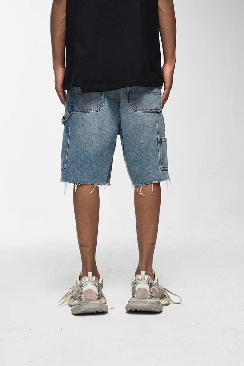 TWO KNEE DENIM SHORTS