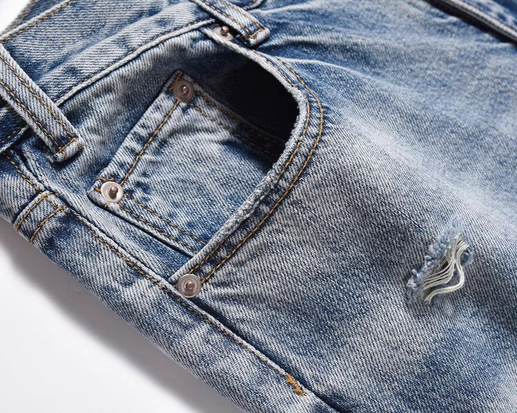 RIPPED LOSE DENIM